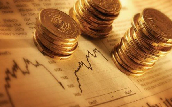 评级风暴+中东炮火，黄金为何冲不破3245？