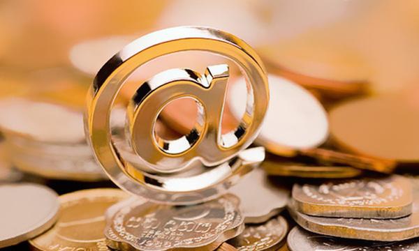 特朗普“变脸”黄金应声下跌，分析师警告：黄金长期仍看涨